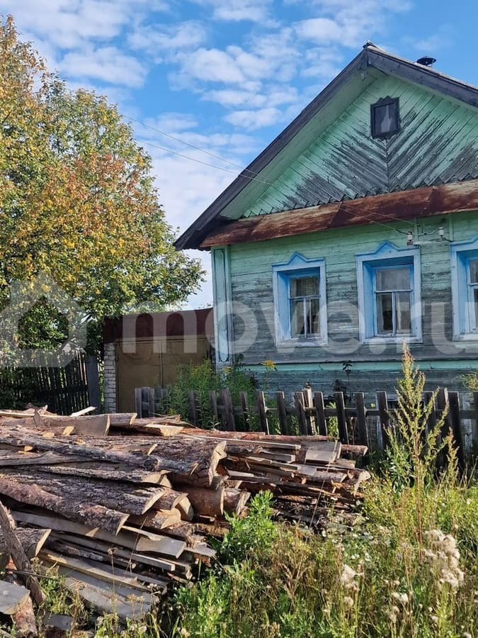 дом, 200 м², 25 соток