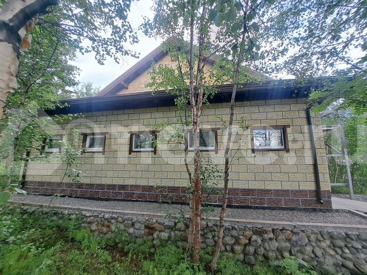 дом, 190 м², 12 соток