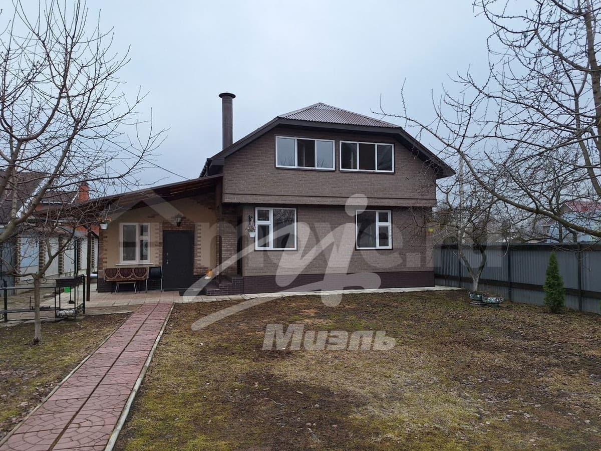 дом, 164.7 м², 8.4 сотки